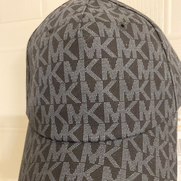 Michael Kors Ballcap Women's OS - Black NWT - Picture 2 of 7